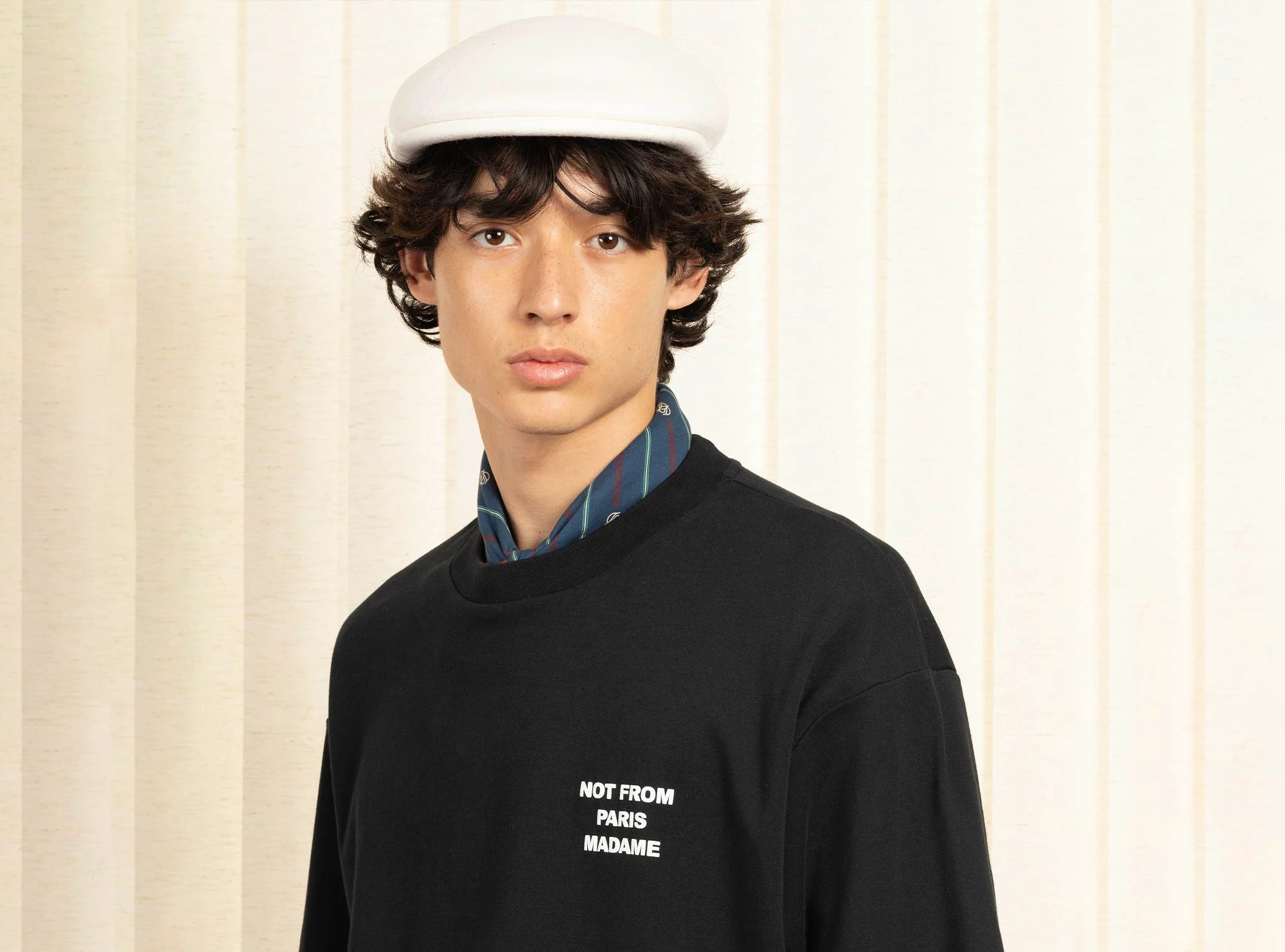 Tシャツ・カットソー DROLE DE MONSIEUR FW25 T-SHIRT IN COTONE (TS203 CO002BLACK) Black Cotton Slogan T-Shirt